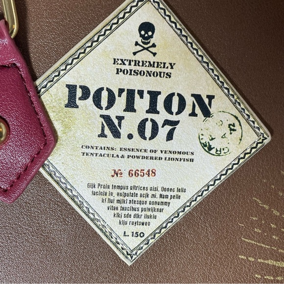 HOGWARTS 9 3/4 BIOWORLD SATCHEL WITH CROSSBODY STRAP HARRY POTTER New With Tags - Picture 5 of 16